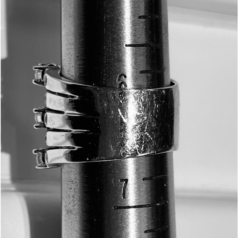 14KT Solid white gold Designer 1.5 TCW of full cut diamonds  copyrighted© ring - Picture 8 of 17